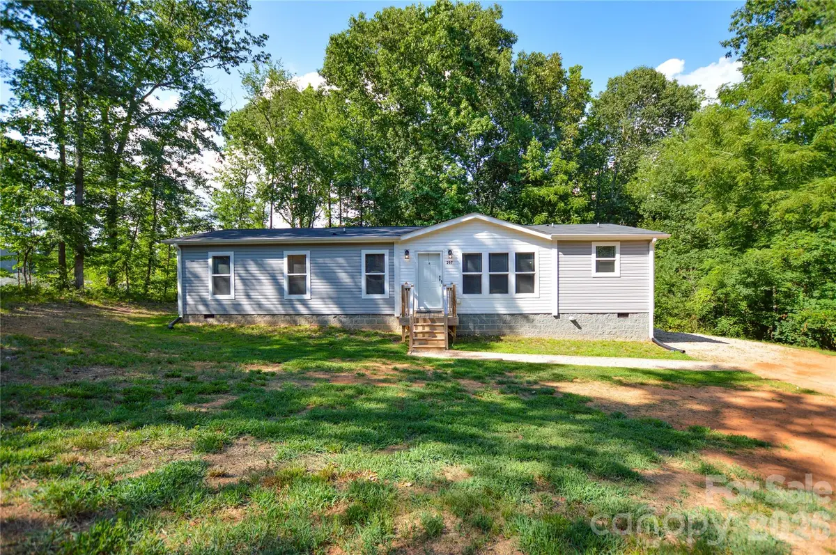 207 Pinehaven Drive, New London, NC 28127 - #1