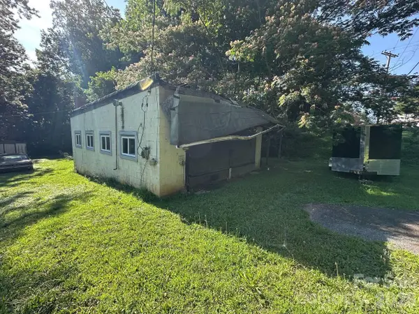 310 S Miller Avenue, Statesville, NC 28677