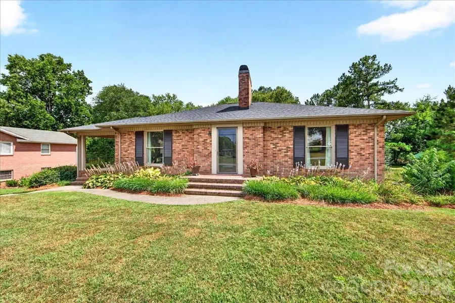 104 2nd Avenue Ne, Catawba, NC 28609 - #2