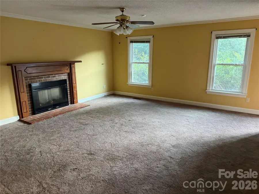 2960 8th Street Court Ne, Hickory, NC 28601 - #3