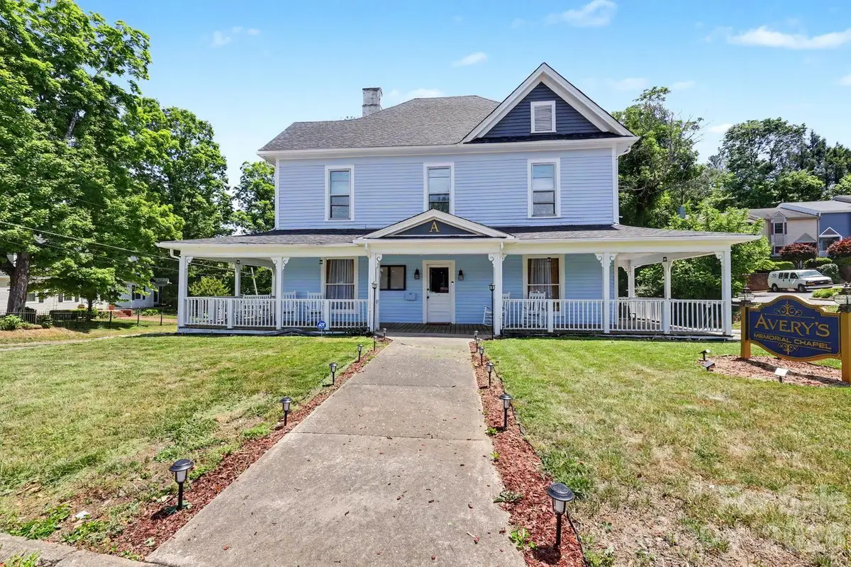 601 College Avenue Sw, Lenoir, NC 28645 - #1