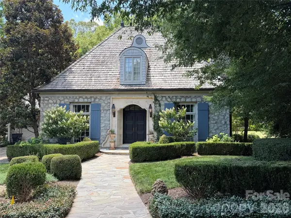 2214 La Maison Drive, Charlotte, NC 28226