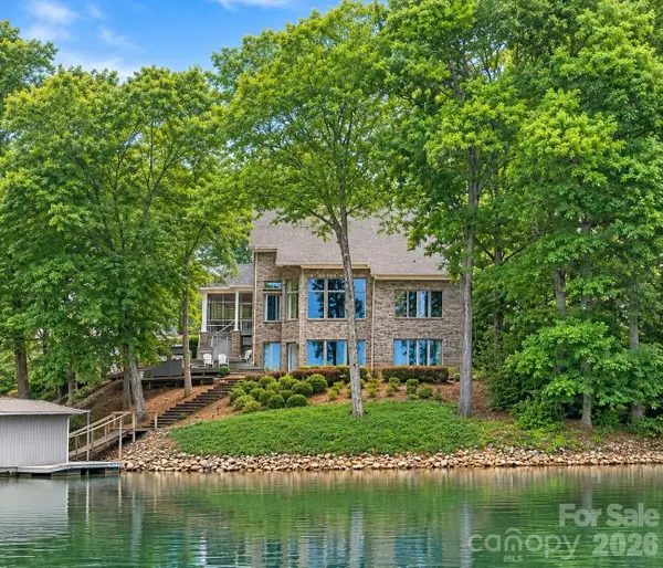 1075 Lakefront Woods Drive, Belmont, NC 28012
