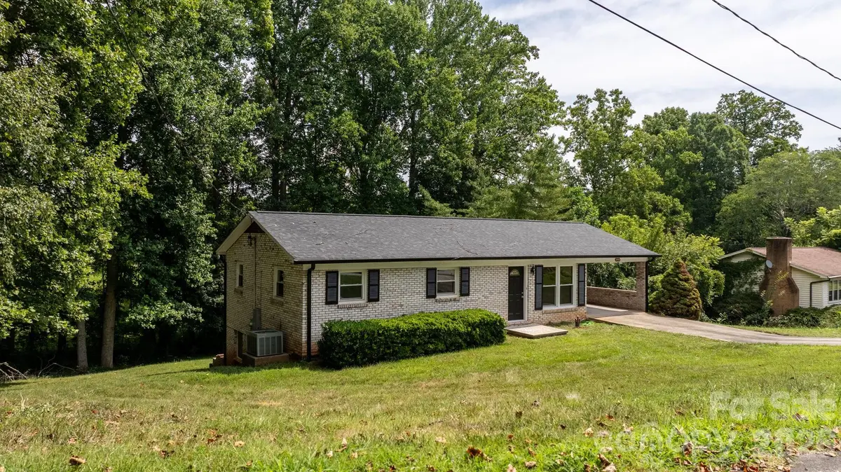 2428 Cedar Valley Drive, Conover, NC 28613 - #1