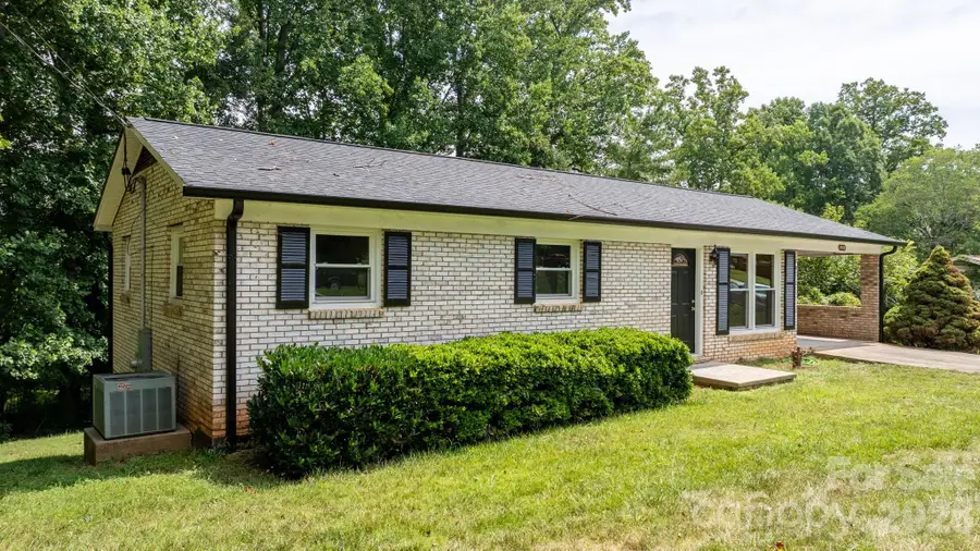 2428 Cedar Valley Drive, Conover, NC 28613 - #2