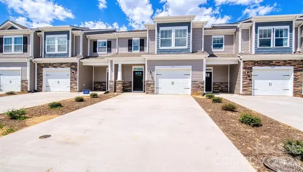 50 Creekview Road, Hendersonville, NC 28792