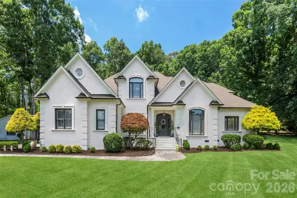 10107 Annie Oakley Trail, Charlotte, NC 28227
