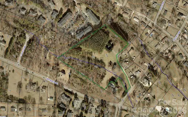 2607 20th Street Lane Ne, Hickory, NC 28601