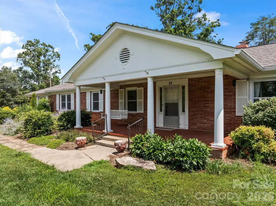21 Hamburg Drive, Weaverville, NC 28787 - #2