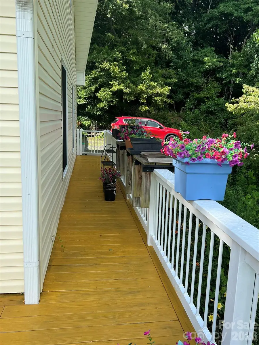 530 West Side Road, Burnsville, NC 28714 - #2