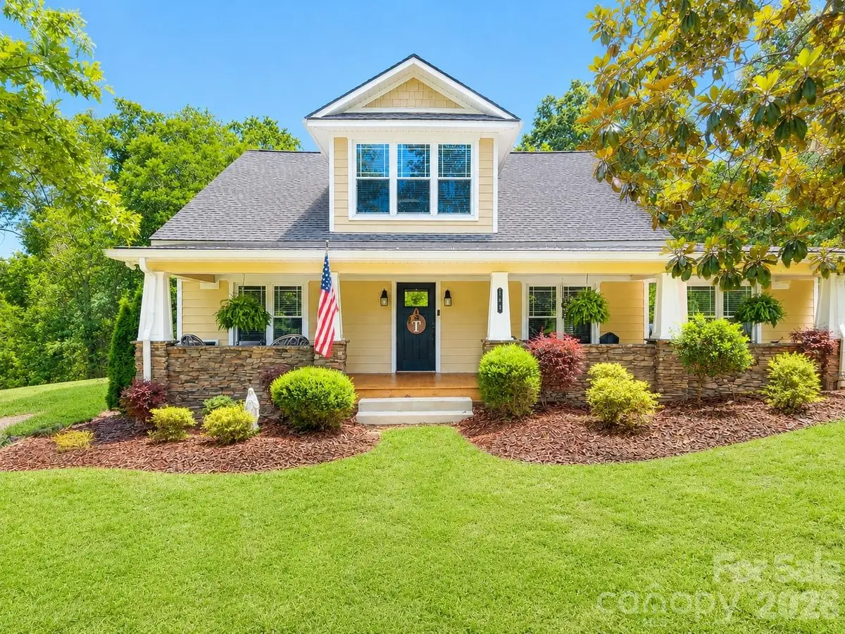 708 N Grove Street, Lincolnton, NC 28092 - #1