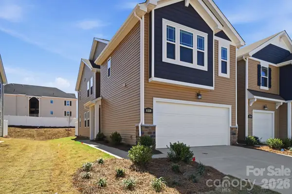 5216 Wyes Oak Lane, Charlotte, NC 28269