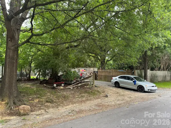 612 Friendship Drive #121, Matthews, NC 28105