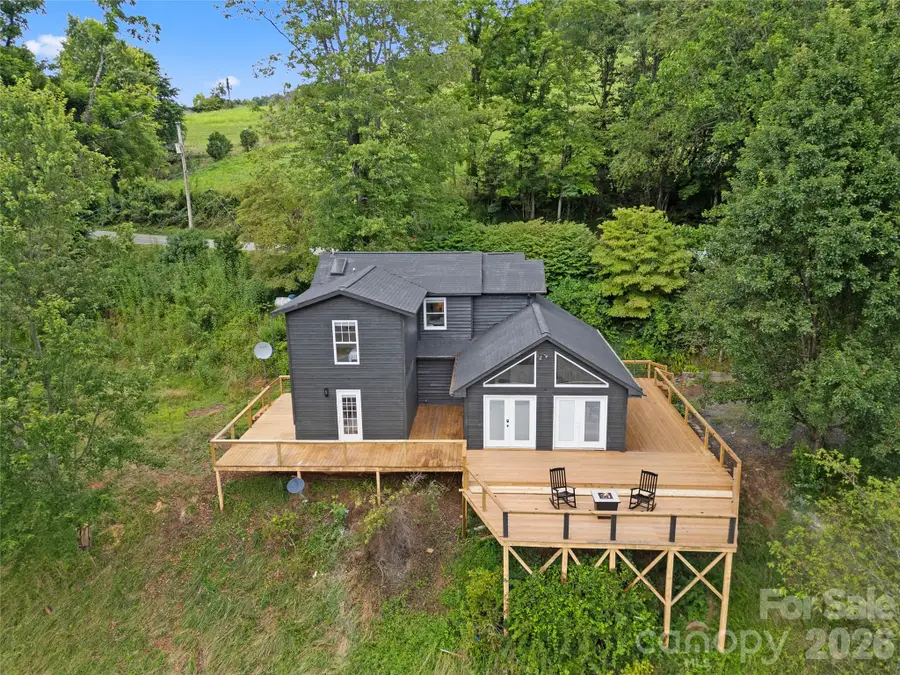 3954 Nc 80 Highway, Bakersville, NC 28705 - #3
