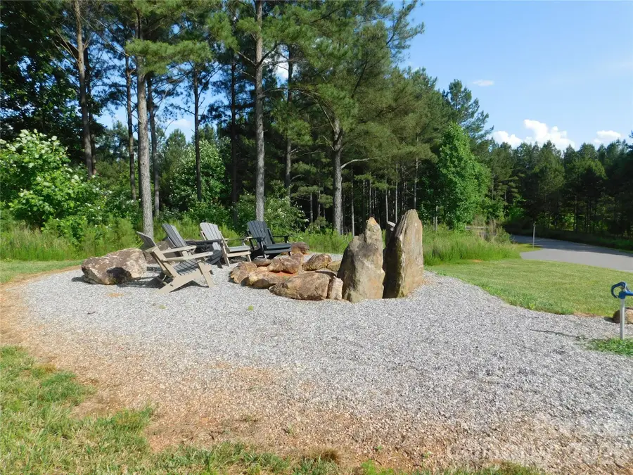 139 W Settings Boulevard Nw #106, Valdese, NC 28690 - #2