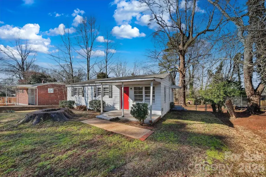 1512 N Deal Avenue, Newton, NC 28658 - #2