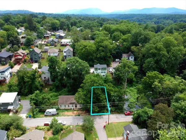 99999 Fairfax Avenue, Asheville, NC 28806