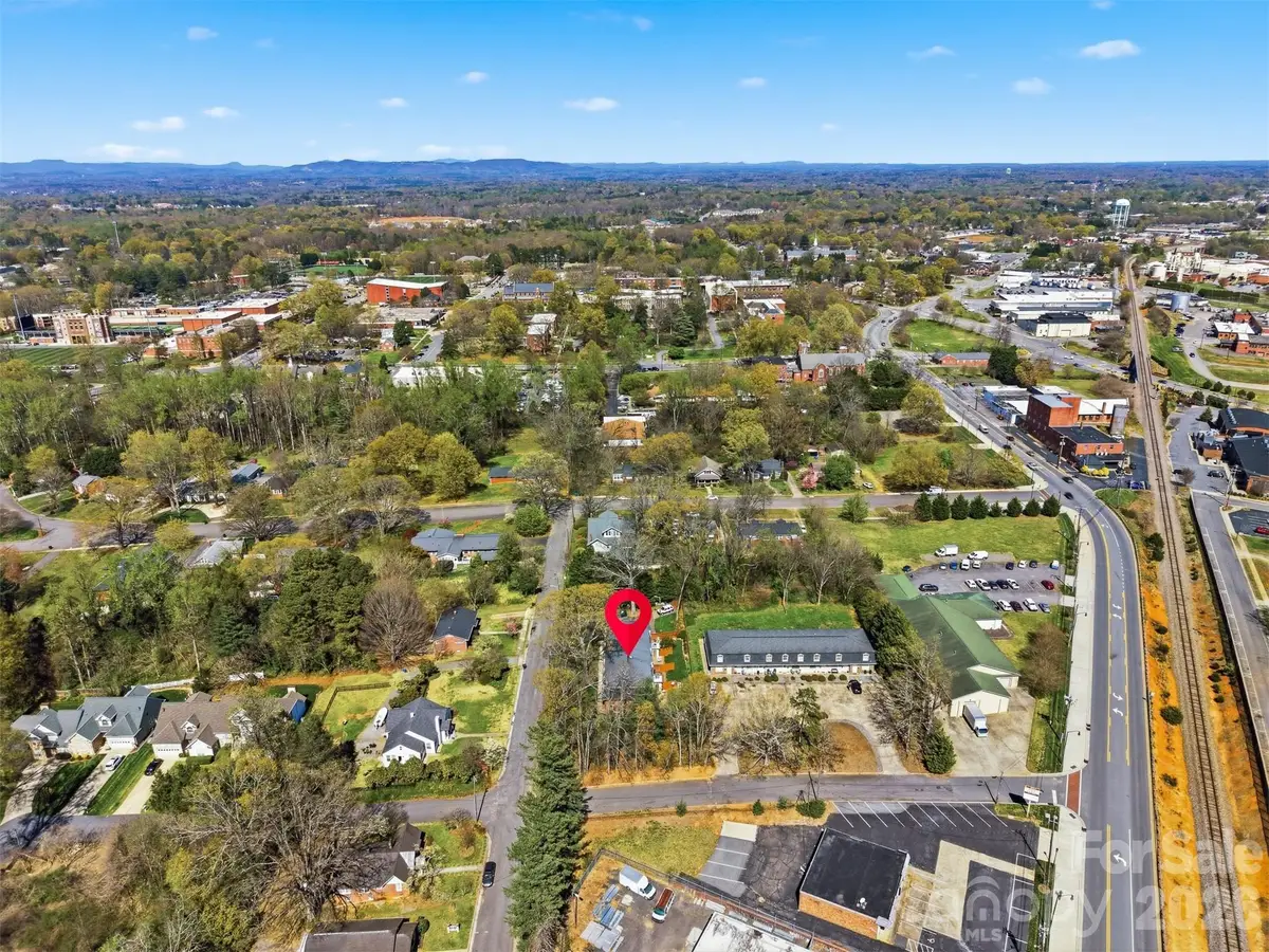 414 7th Street Ne, Hickory, NC 28601 - #1