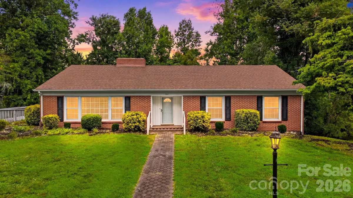 907 Vista Place Ne, Lenoir, NC 28645 - #1