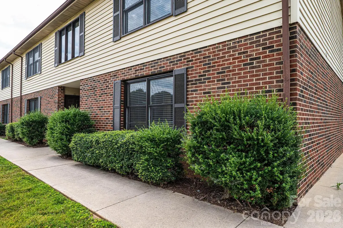 525 12th Street Sw #28, Hickory, NC 28602 - #1