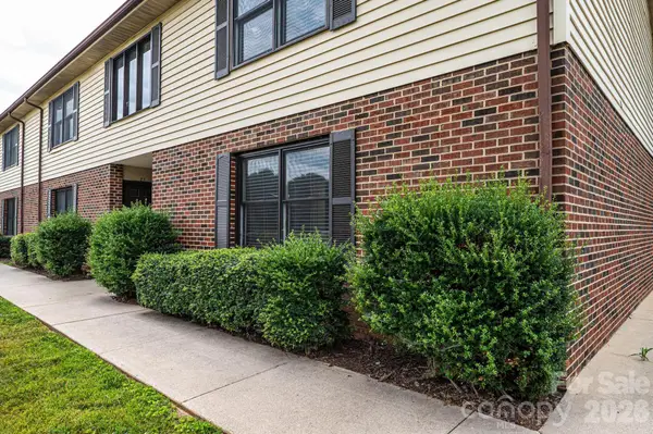 525 12th Street Sw #28, Hickory, NC 28602