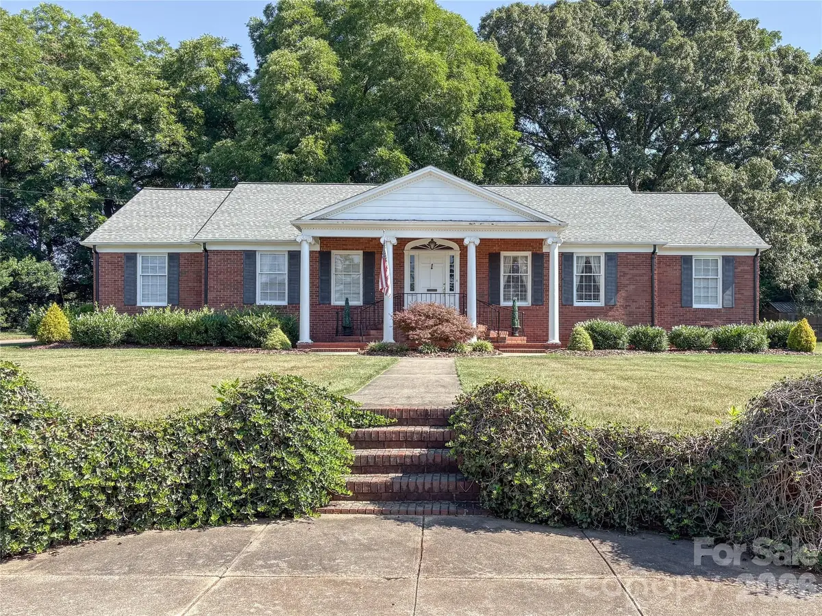 412 Ridgeway Avenue, Statesville, NC 28677 - #1