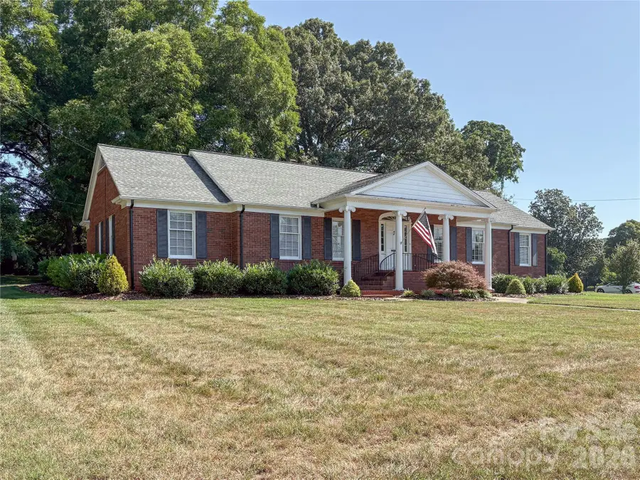 412 Ridgeway Avenue, Statesville, NC 28677 - #2