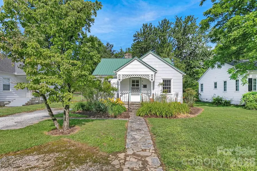 105 Parkview Drive, Brevard, NC 28712 - #3