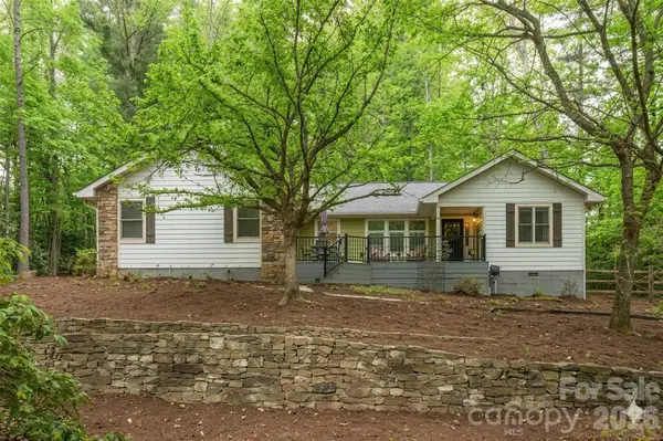 128 Camellia Way, Hendersonville, NC 28739
