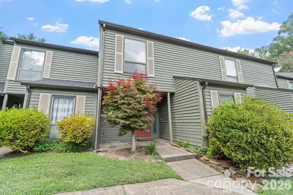 4340 N Center Street #403, Hickory, NC 28601