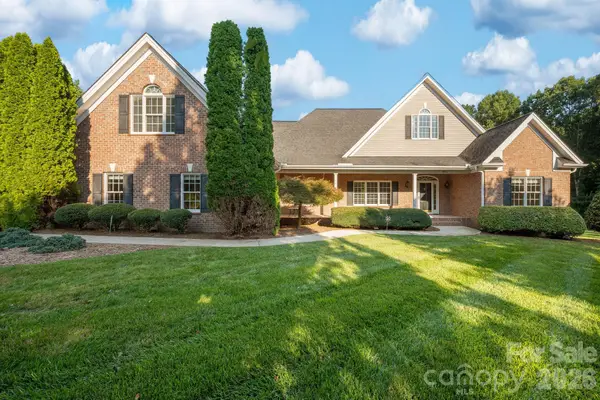 1851 29th Avenue Place Ne, Hickory, NC 28601