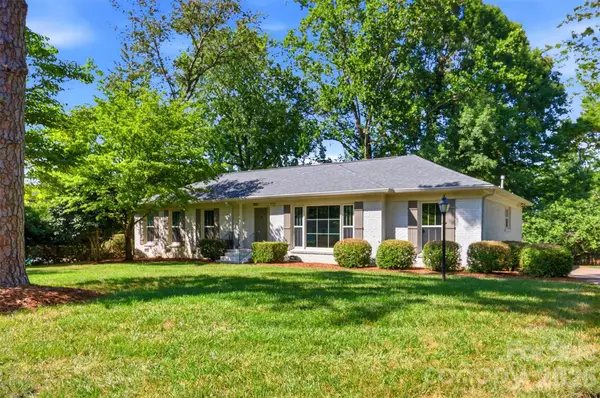 8115 Knollbrook Drive, Charlotte, NC 28270