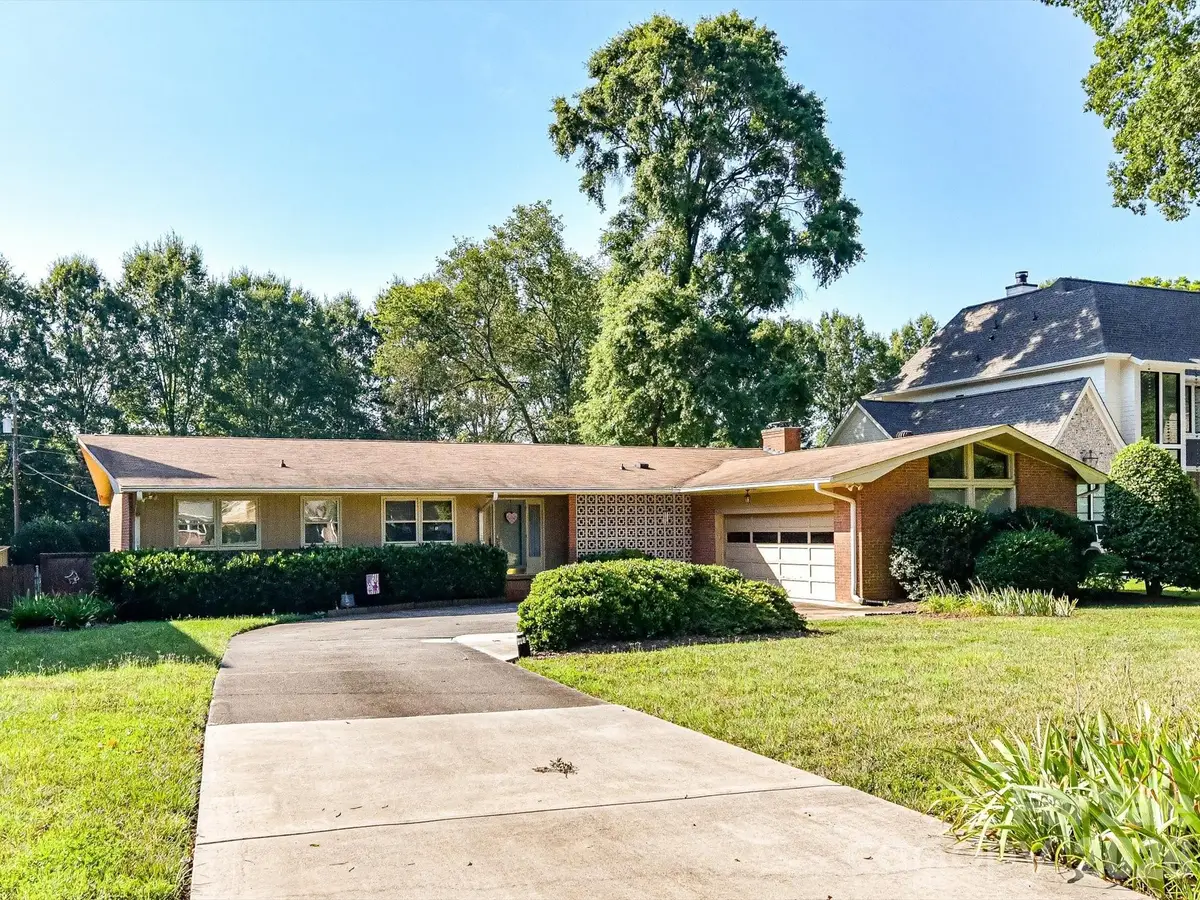 911 Lansdowne Road, Charlotte, NC 28270 - #1