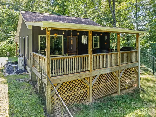322 Mckinzie Place, Waynesville, NC 28785