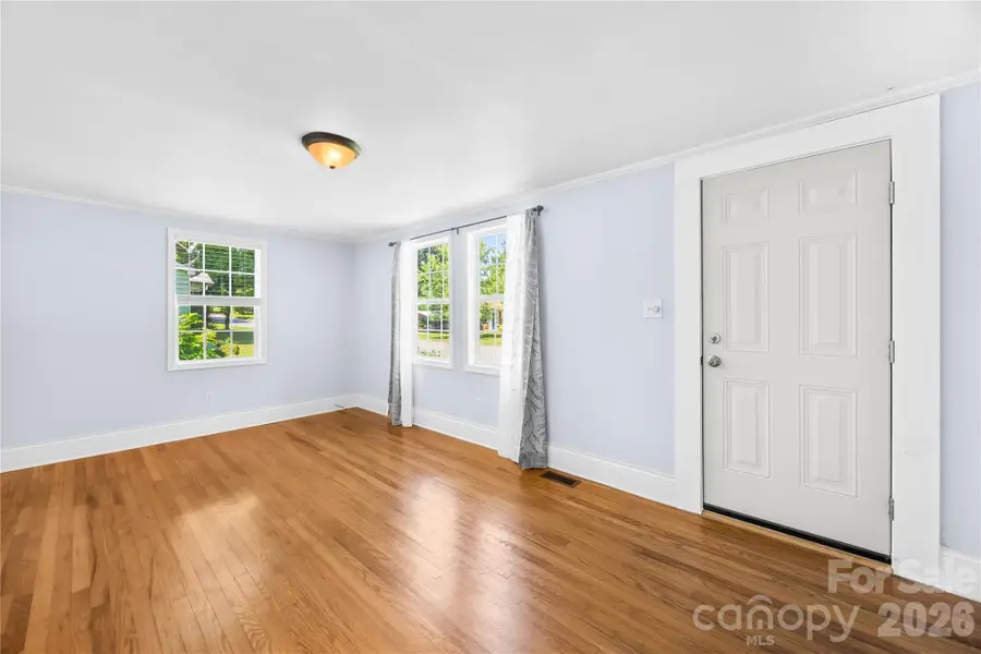316 20th Avenue Ne, Hickory, NC 28601 - #2