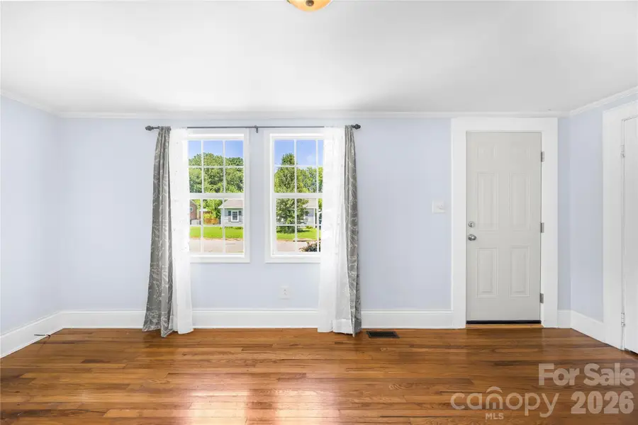 316 20th Avenue Ne, Hickory, NC 28601 - #3