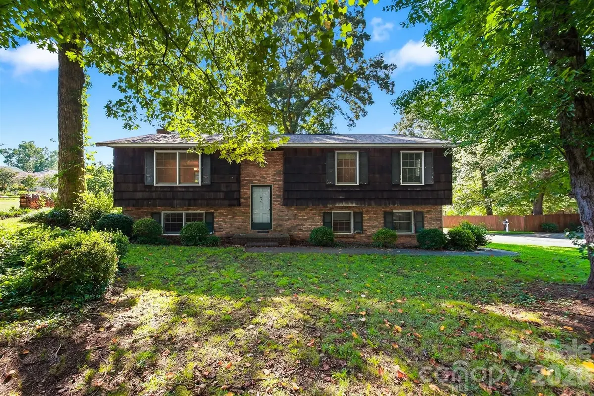 1650 12th Street Drive Nw, Hickory, NC 28601 - #1