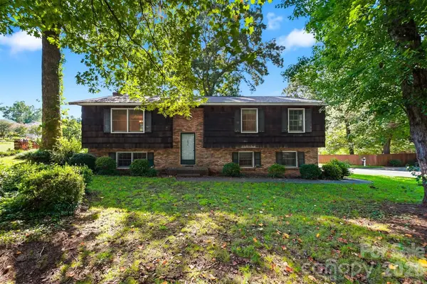 1650 12th Street Drive Nw, Hickory, NC 28601