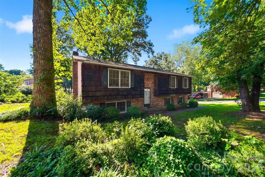 1650 12th Street Drive Nw, Hickory, NC 28601 - #2