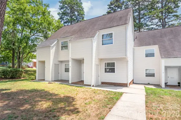 9156 Black Heath Circle, Charlotte, NC 28214