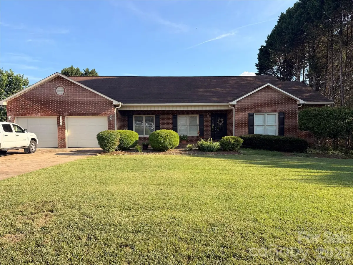 3726 & 3736 Steve Ikerd Drive Ne, Hickory, NC 28601 - #1