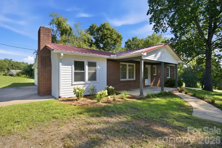 3123 Castle Avenue, Hickory, NC 28601 - #2