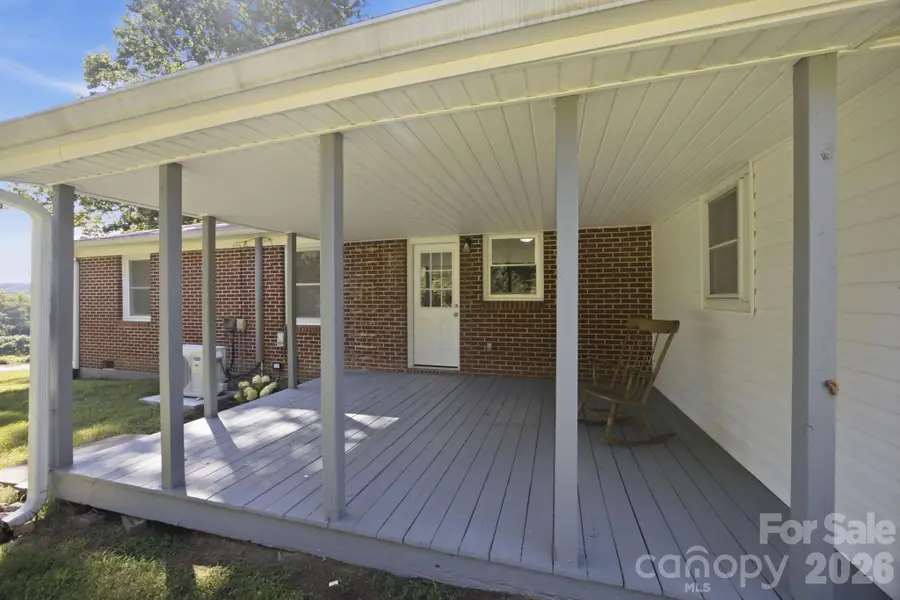 3123 Castle Avenue, Hickory, NC 28601 - #3