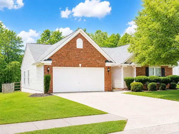 325 Dutchmans Meadow Drive, Mount Holly, NC 28120