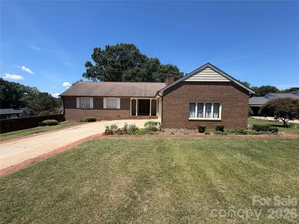 3721 9th Street Drive Ne, Hickory, NC 28601