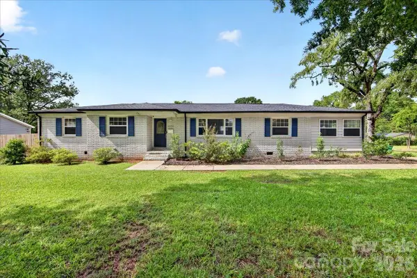 8000 Lawyers Road, Charlotte, NC 28227