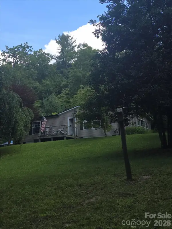 192 Lady Bug Lane, Penrose, NC 28766
