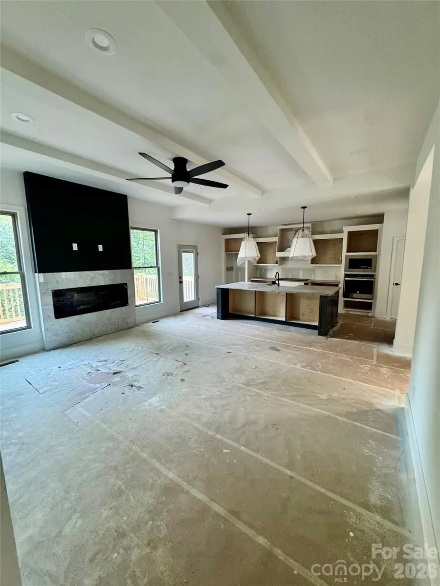 2815 1st Street Nw, Hickory, NC 28601 - #3