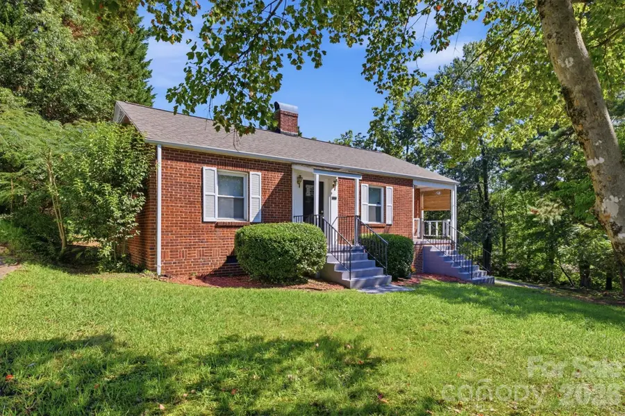1060 14th Avenue Nw, Hickory, NC 28601 - #2