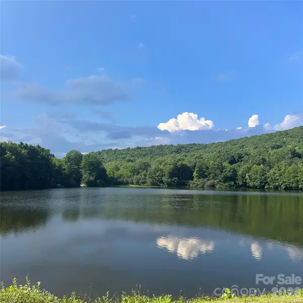 77 E Lake Dr East Lake Drive #18, Fairview, NC 28730